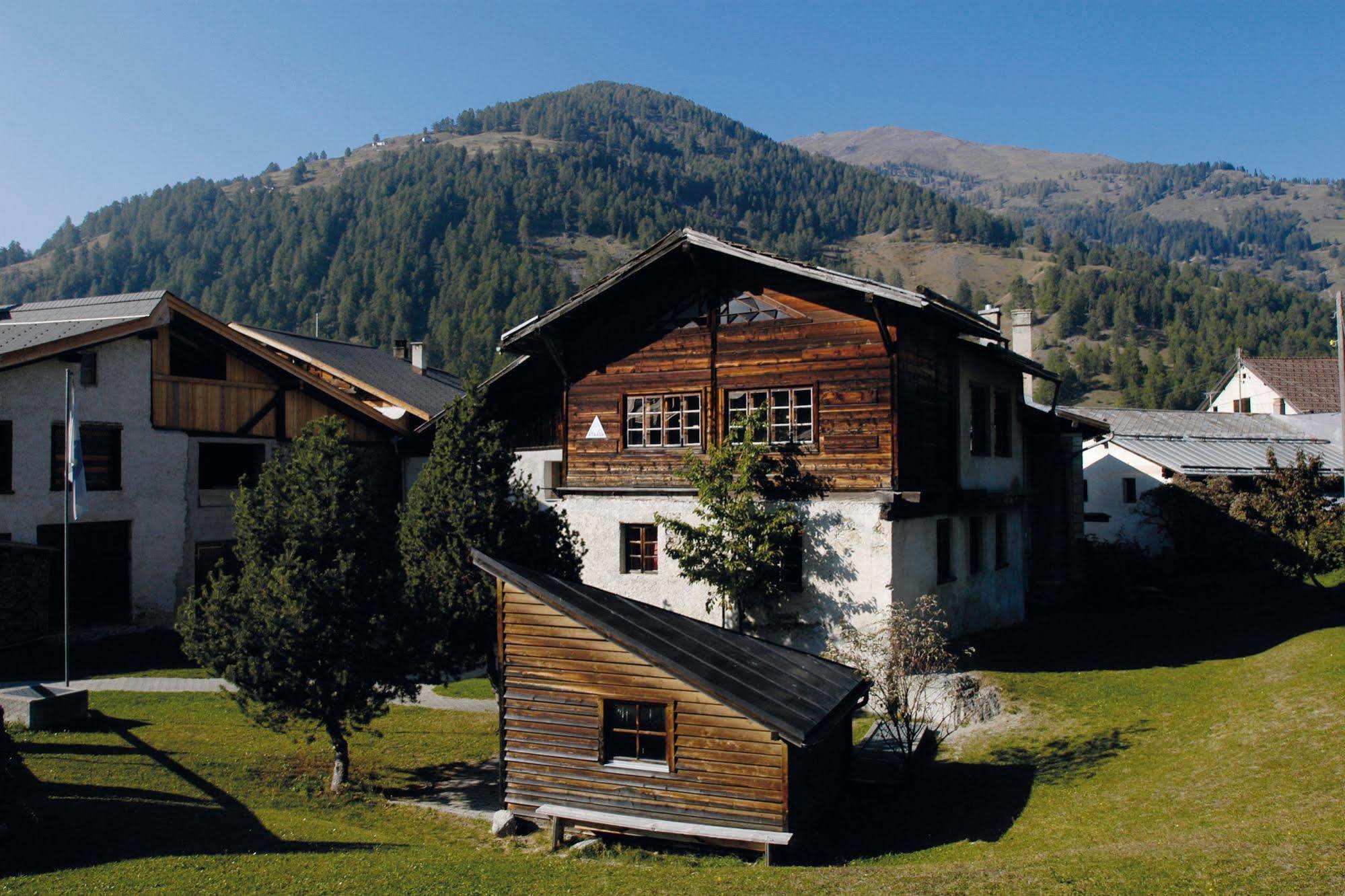 Sta-Maria Youth Hostel Santa Maria Val Muestair Zewnętrze zdjęcie