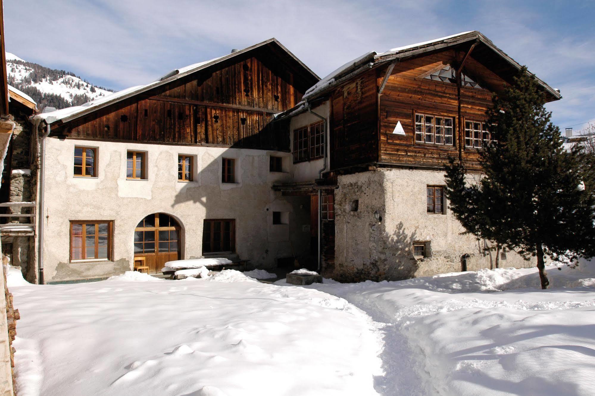 Sta-Maria Youth Hostel Santa Maria Val Muestair Zewnętrze zdjęcie