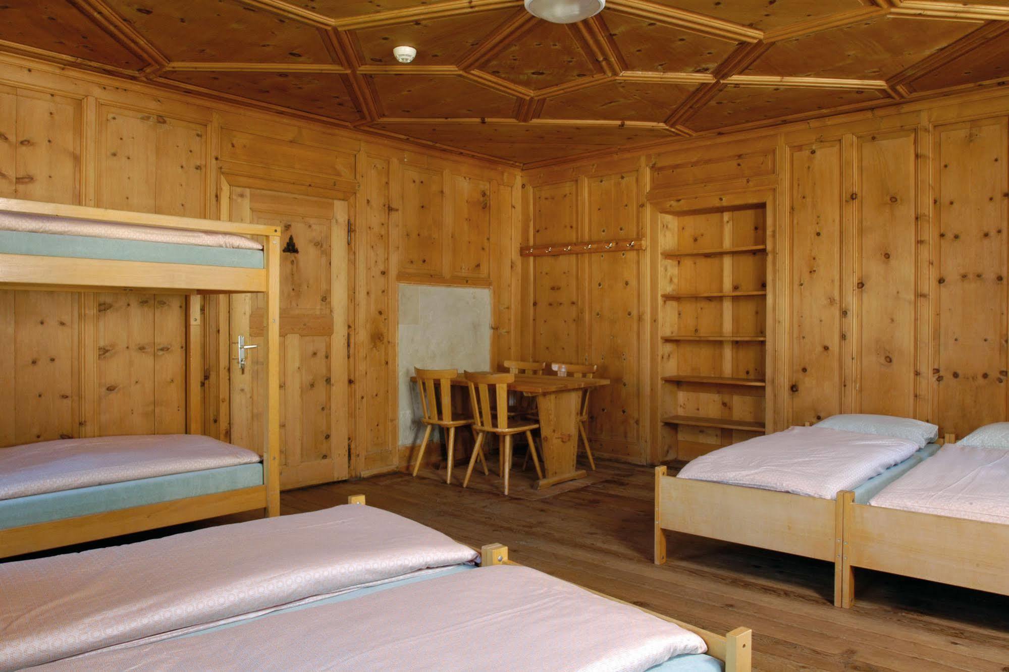 Sta-Maria Youth Hostel Santa Maria Val Muestair Zewnętrze zdjęcie