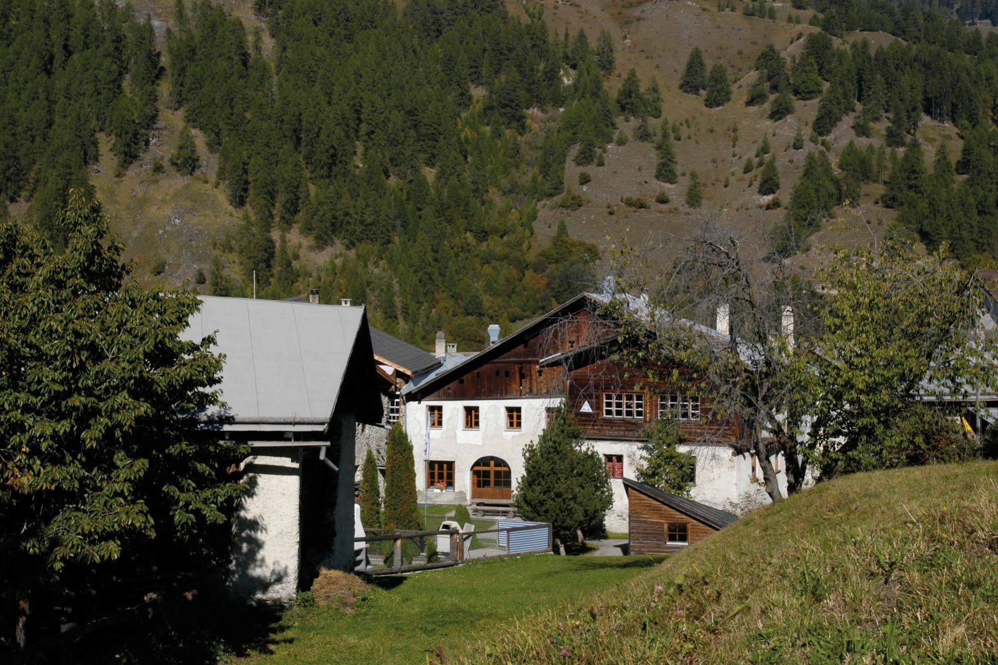 Sta-Maria Youth Hostel Santa Maria Val Muestair Zewnętrze zdjęcie