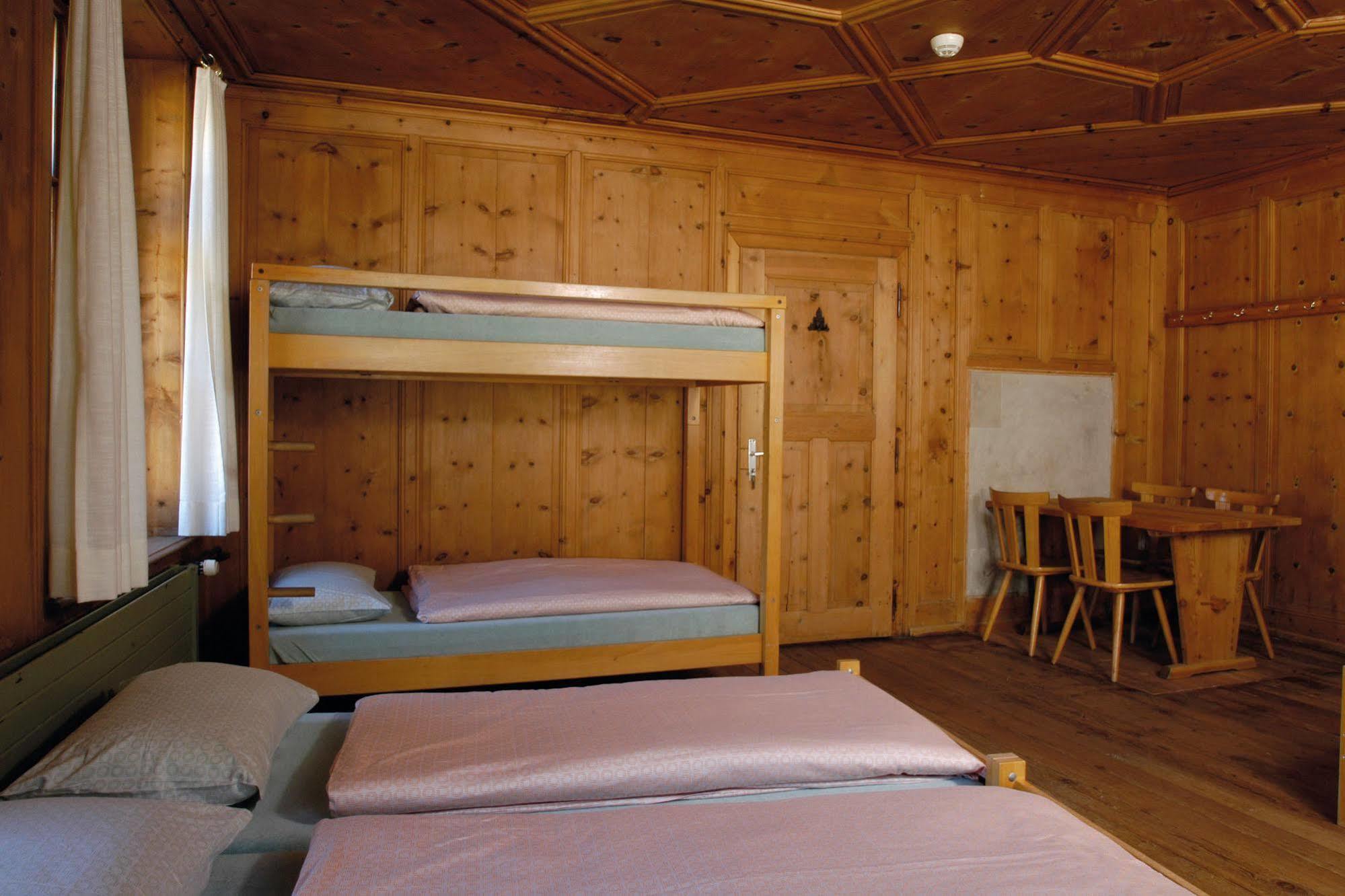 Sta-Maria Youth Hostel Santa Maria Val Muestair Zewnętrze zdjęcie